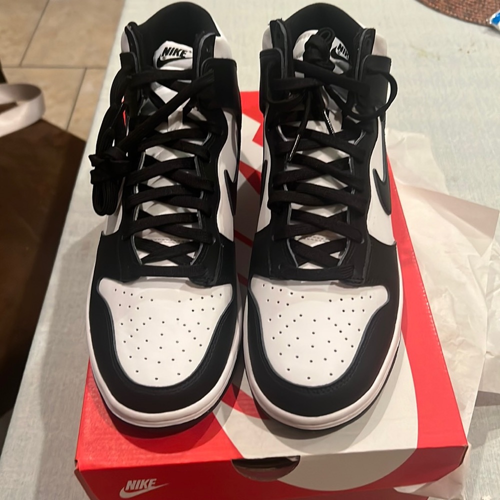 New in Box Nike HI Retro (pandas)